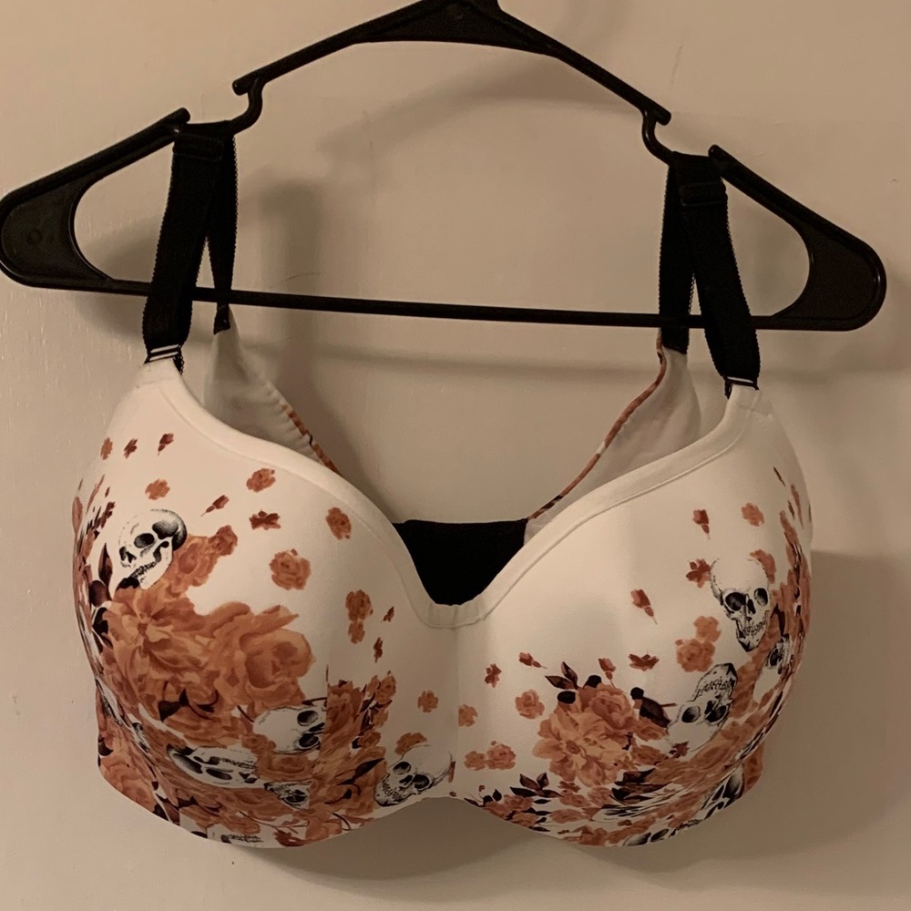 (NWOT) TORRID CURVY SKULL BRA 38G